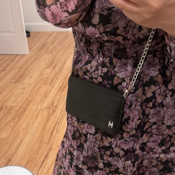 Vintage Chanel Black Leather Wallet with Silver \Logo, 7x4 inches, Bifold Design - Picture 11 of 12